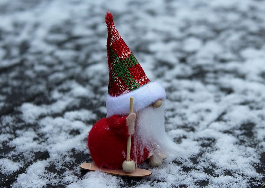 nicholas, the figurine, cap, winter, snow, holidays, red, decoration HD wallpaper