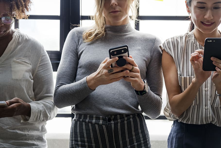 casual, cellphone, chat, chatting, communication, community HD wallpaper
