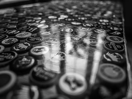 table, beer, bottlecap, caps, corona, budweiser, peroni, sol HD wallpaper