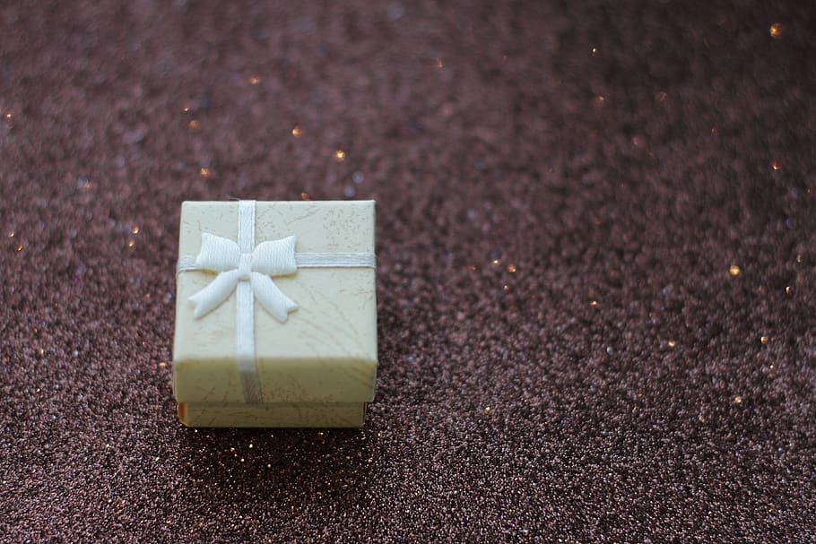 gift, box, present, christmas, ribbon, bow, birthday, celebration HD wallpaper