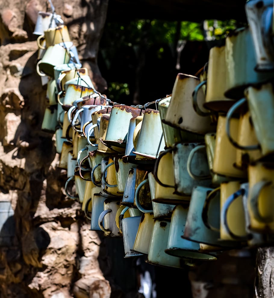 hanging rusty cups, nikon, shadow, perspective, harness, lock HD wallpaper