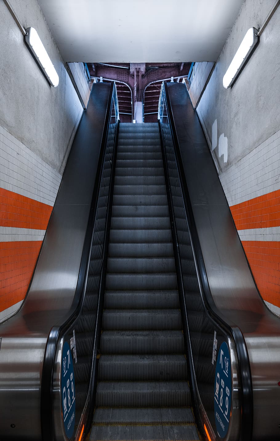 empty escalator, transportation, staircase, steps and staircases HD wallpaper