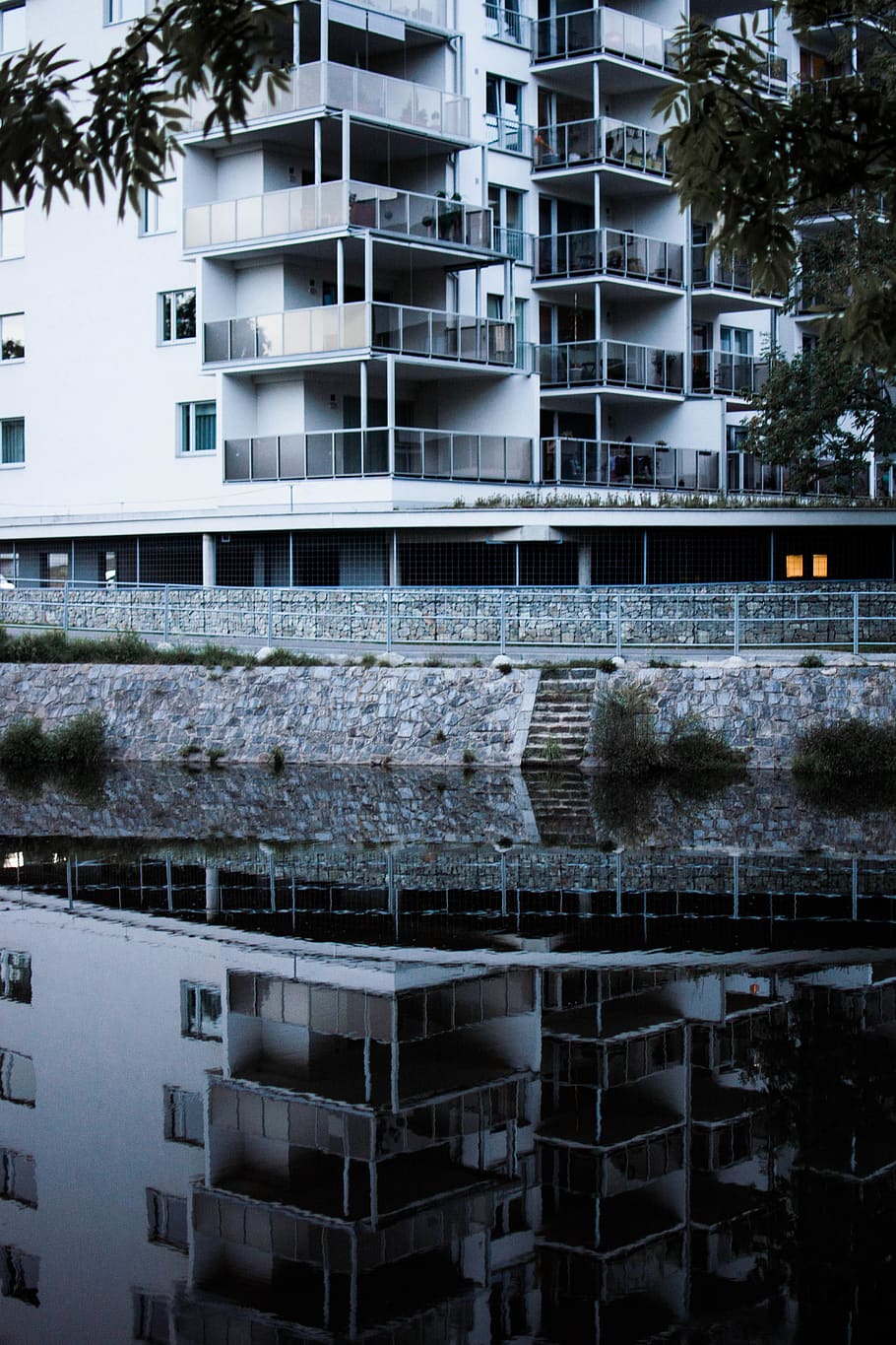 Building Near River, apartment, architecture, reflection, built structure HD wallpaper