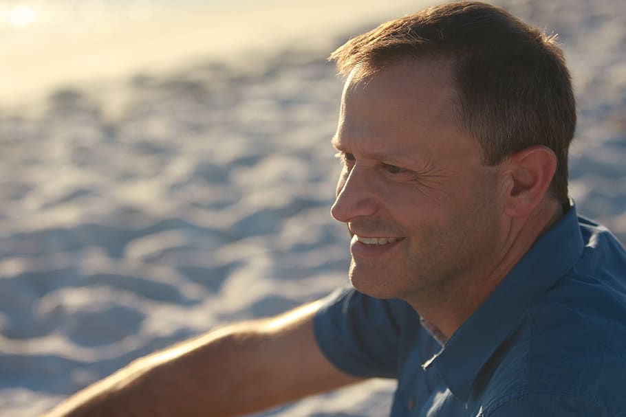 beach, man, sand, happy, male, seashore, headshot, portrait HD wallpaper