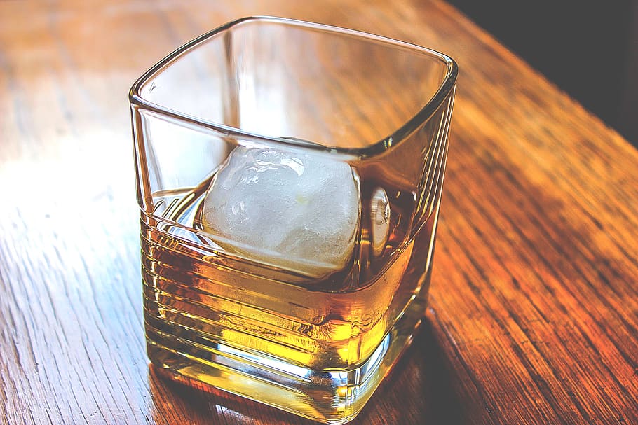 glass, ice, whiskey, whisky, islay, scotch, peat, wood, minimalism