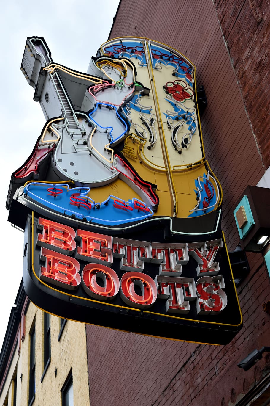 neon sign, boots for sale, nashville, tennessee, advertisement