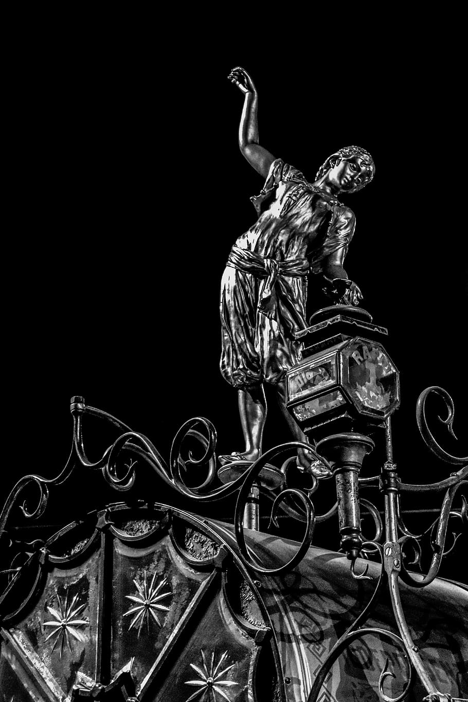 sculpture, art, statue, human, person, wheel, machine, transportation HD wallpaper