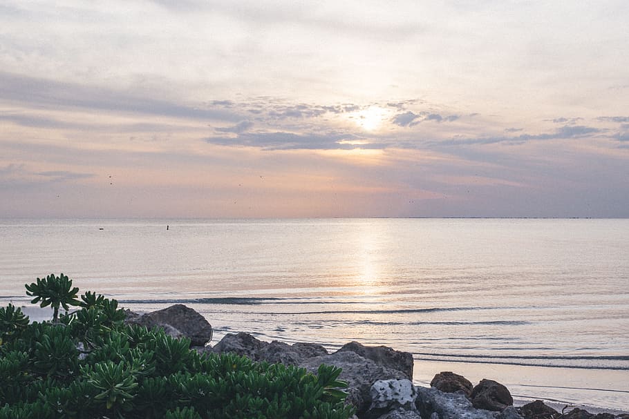 Body of Water Under Cloudy Sky, beach, clouds, horizon, island HD wallpaper