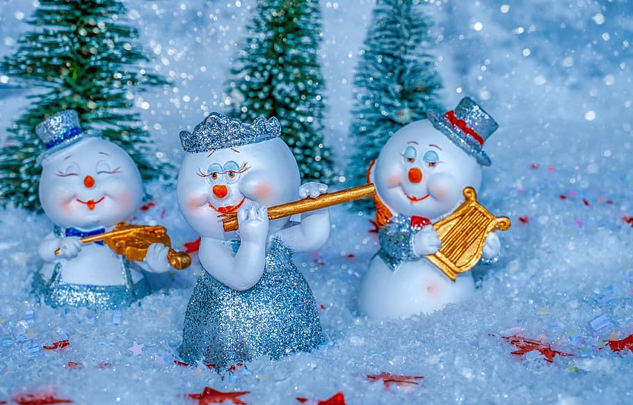 Hình nền HD với hình ảnh Người tuyết, nhạc cụ và đầy kỷ niệm của mùa lễ hội sẽ khiến bạn cảm thấy ấm áp và vui vẻ. Tận hưởng không khí Giáng sinh và tạo cho mình những kỷ niệm đáng nhớ với hình nền này.