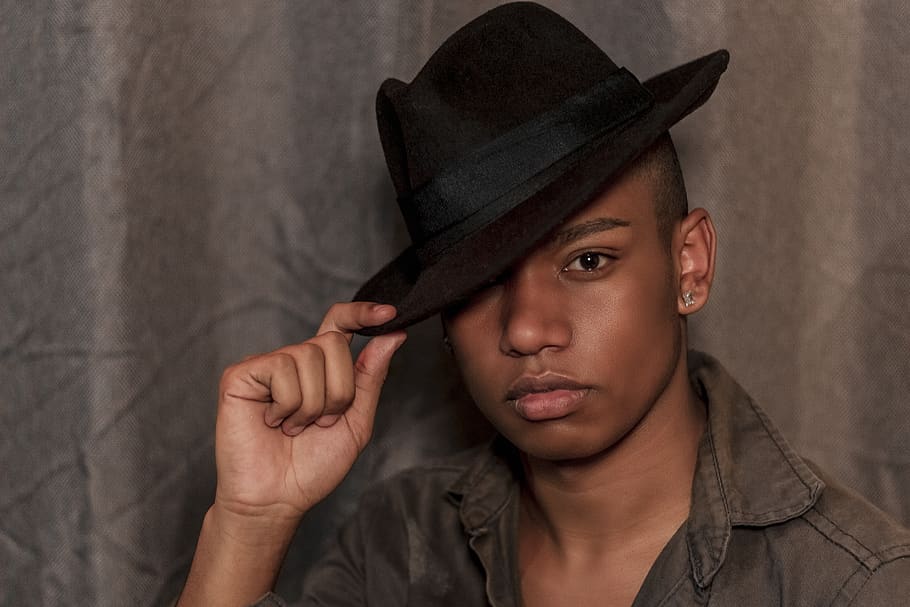 Man Touching His Black Fedora Hat, black hat, close-up, diamond HD wallpaper