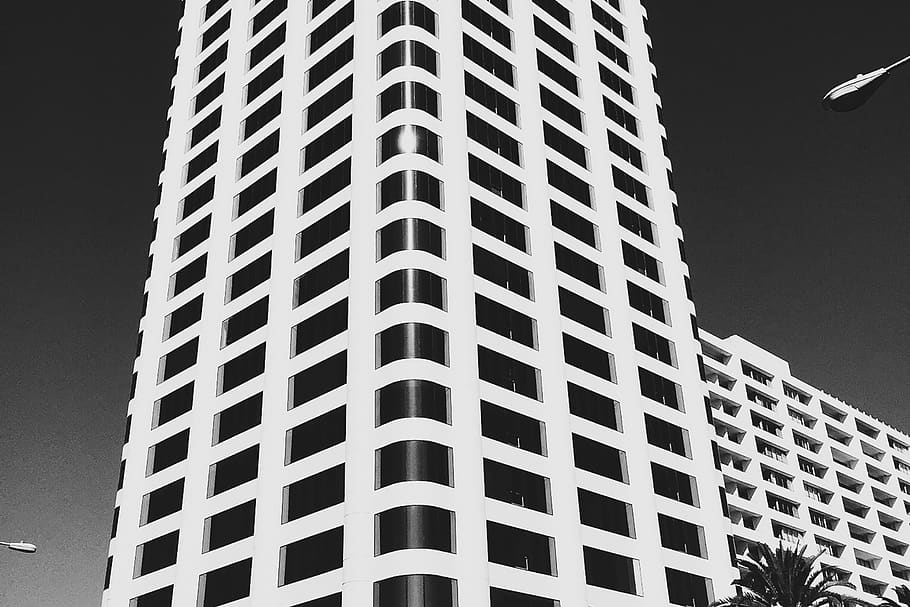 building, windows, architecture, city, urban, sky, black and white HD wallpaper
