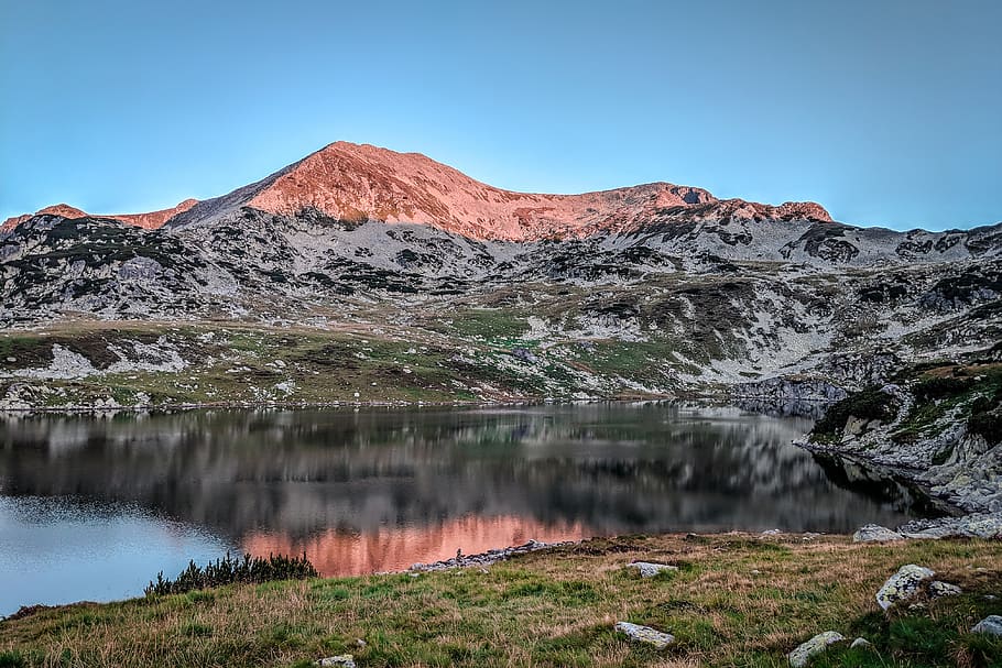 clear water lake, nature, outdoors, mountain range, wilderness HD wallpaper