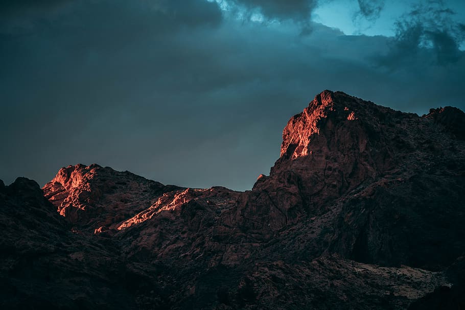 brown mountain on cloudy day, beauty in nature, sky, scenics - nature HD wallpaper