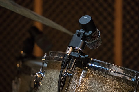 drums, tom, snare, microphone, drum microphones, sound engineer HD wallpaper
