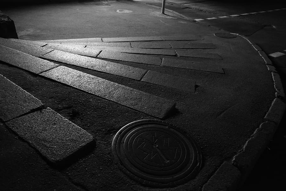 stairs down, sewerage, canalization, drainage, black and white HD wallpaper