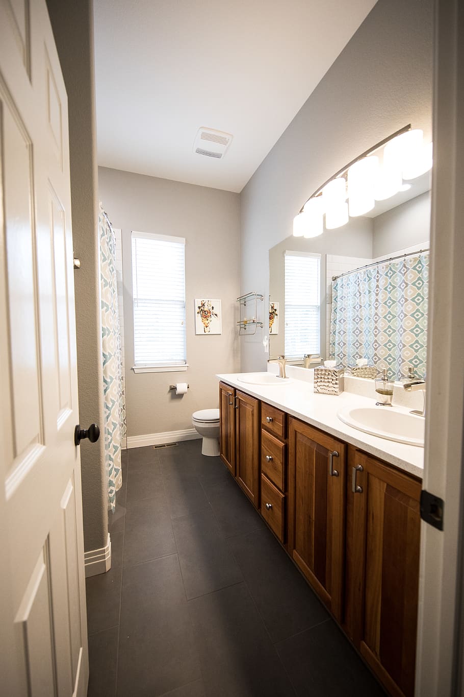 Photo of Bathroom, cabinet, clean, comfort room, curtain, doorway, HD wallpaper