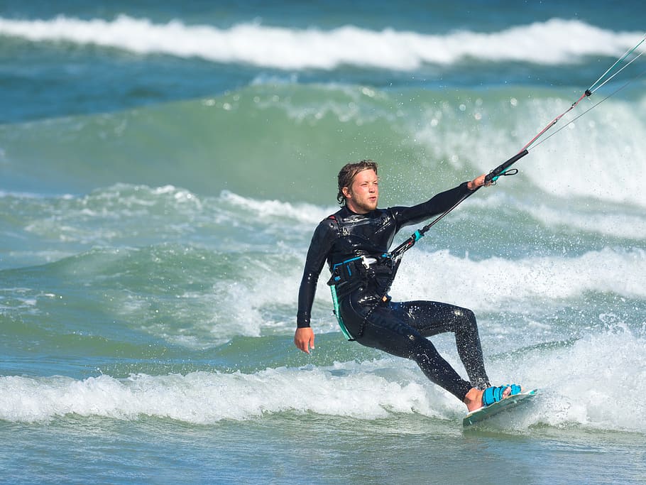 Man Wakeboarding, athlete, beach, extreme, fun, kiteboarding HD wallpaper