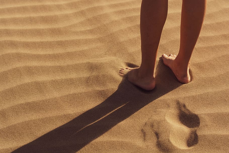 Person Stand on Sand, bare feet, barefoot, beach, daylight, footprint HD wallpaper