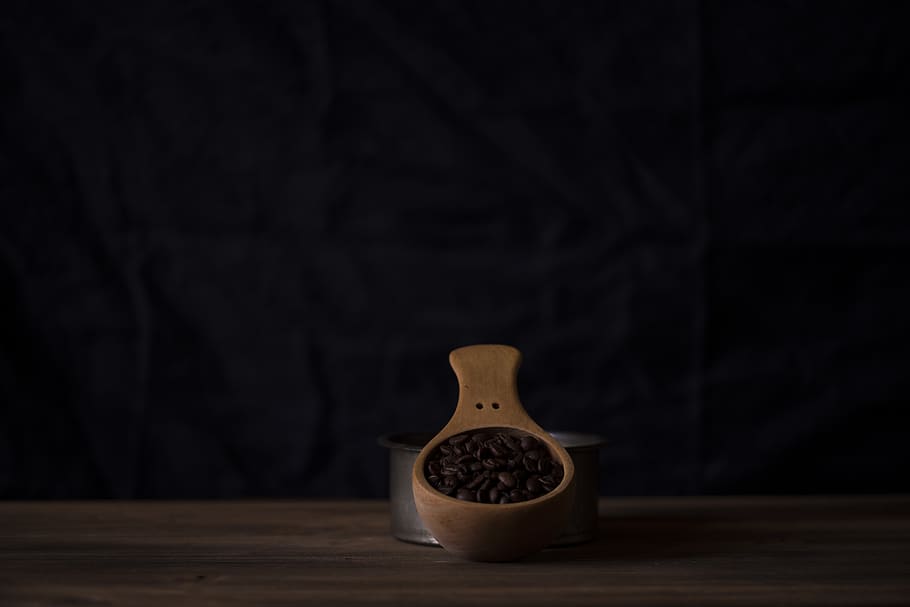dark, room, table, wooden, scoop, coffee, beans, seed, wood - material HD wallpaper