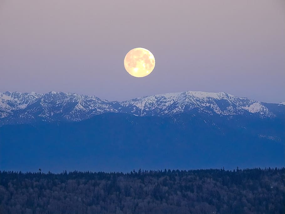 moon under mountain range, nature, outdoors, universe, astronomy HD wallpaper