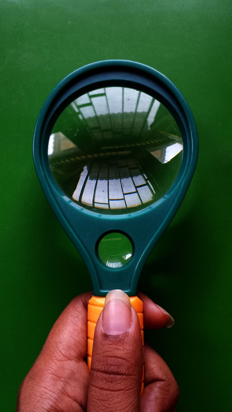 magnifying glass, reflection, hand, human hand, human body part HD wallpaper