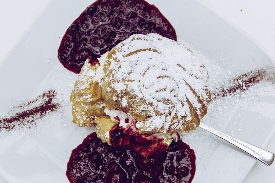 Plate of Pastry With Fillings, baked, bakery, berry, bread, cake HD wallpaper