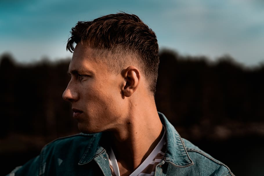 man looking at his side, headshot, portrait, one person, young adult HD wallpaper