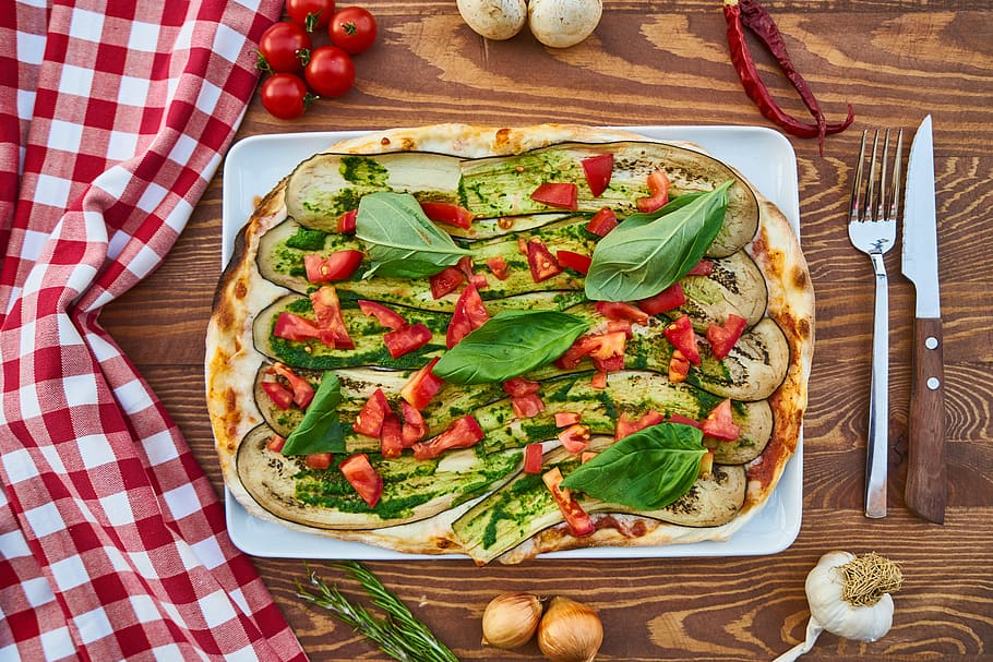pizza, dough, pepper, table, vegetable, health, red, green HD wallpaper