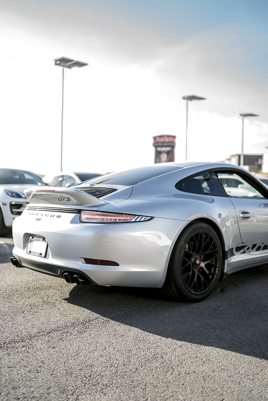 gray sports car parked on concrete pavement, street, sunlight HD wallpaper