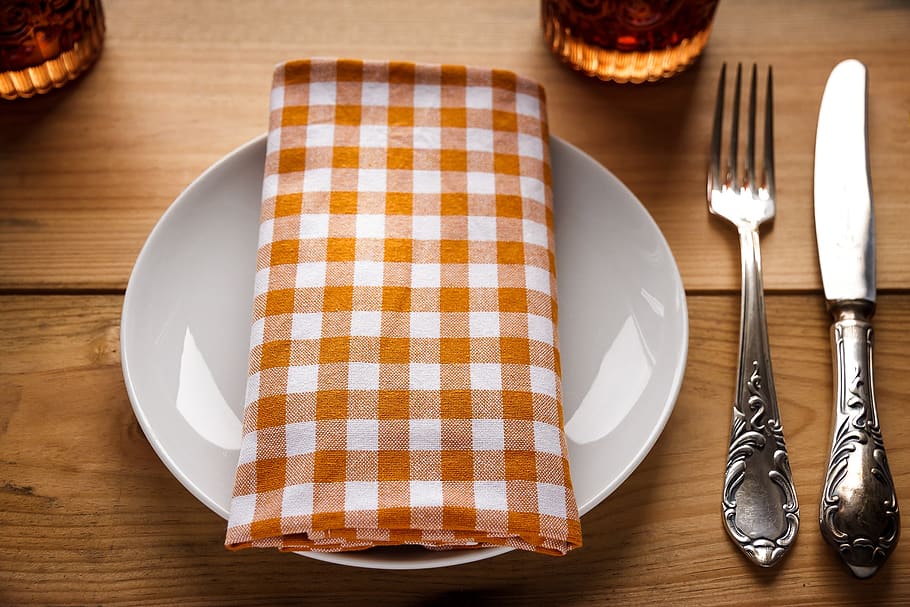 Plate Beside Fork and Table Knife, cutlery, dining room, flatware HD wallpaper