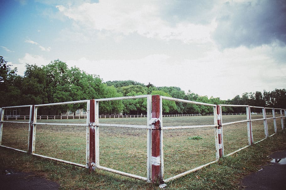 fence, fencing, stabling, red, white, length, sky, plant, boundary HD wallpaper