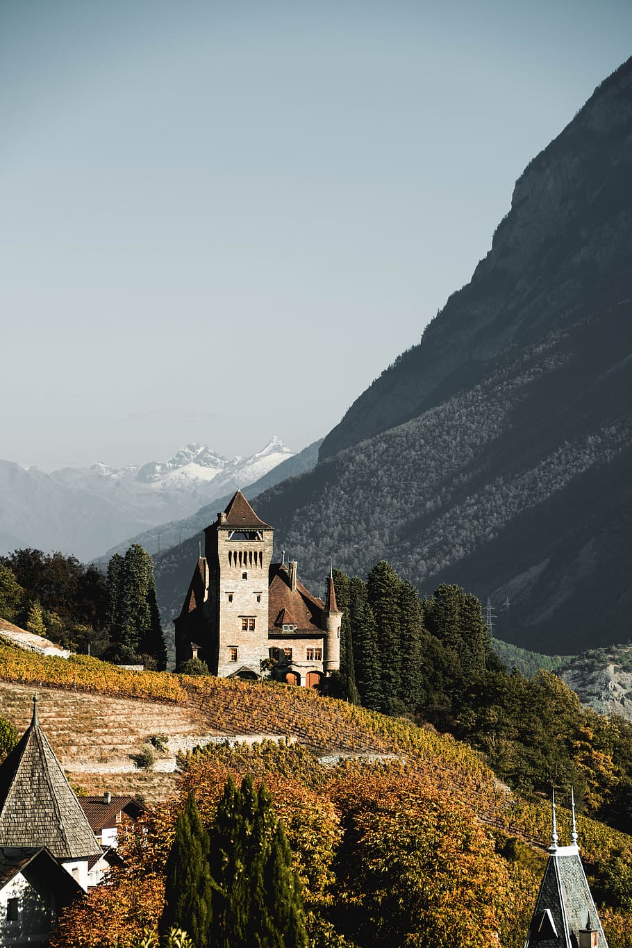 white concrete castle on hill during daytime, fort, mountain HD wallpaper