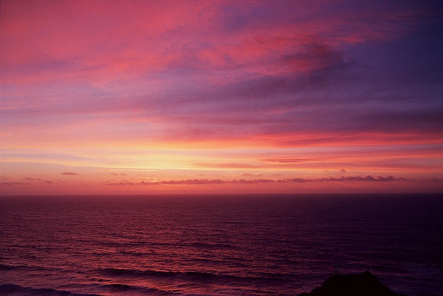 blue seawater during sunset, nature, outdoors, sky, red sky, dusk HD wallpaper