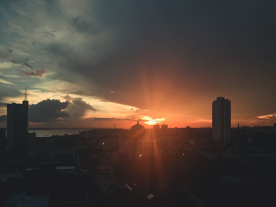 Building Under Gray and Orange Sky during Golden Hour, architecture HD wallpaper