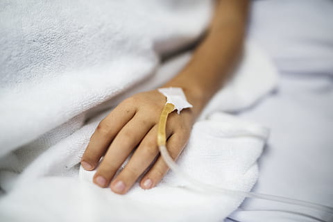 Left Human Injected With Hose on White Textile, bed, blanket HD wallpaper