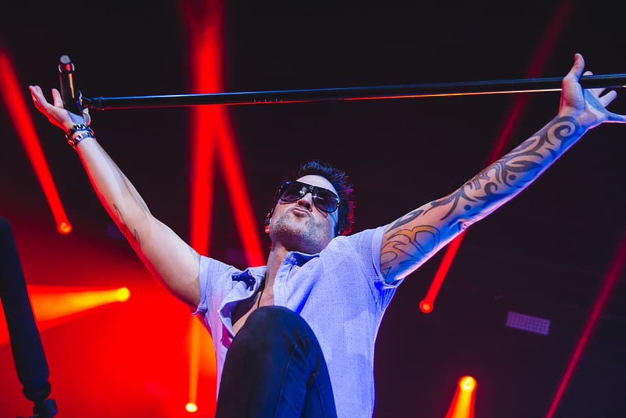 Man Holding Microphone Stand, artist, band, celebration, concert HD wallpaper