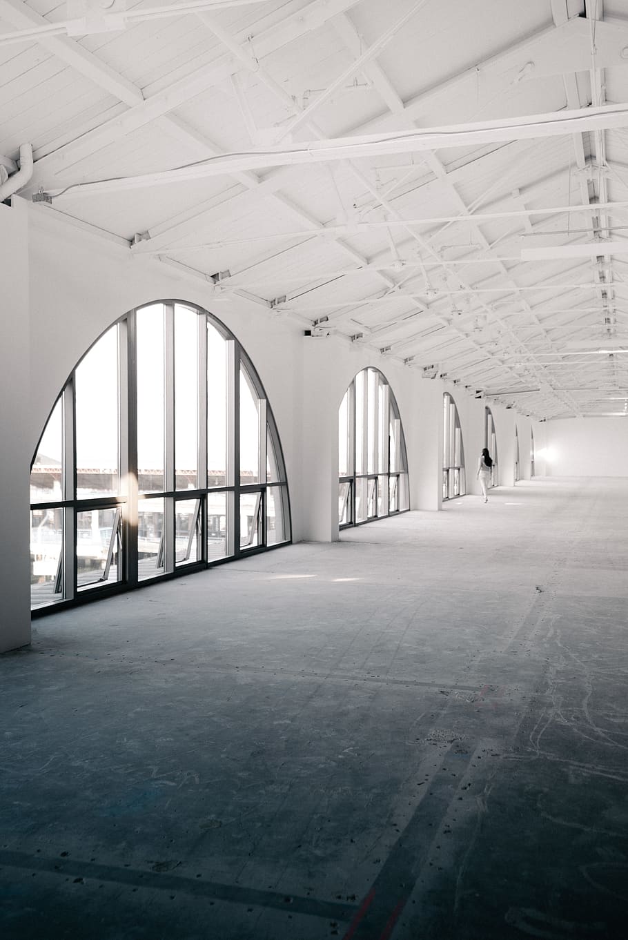 empty hall, arch, architecture, indoors, built structure, day HD wallpaper