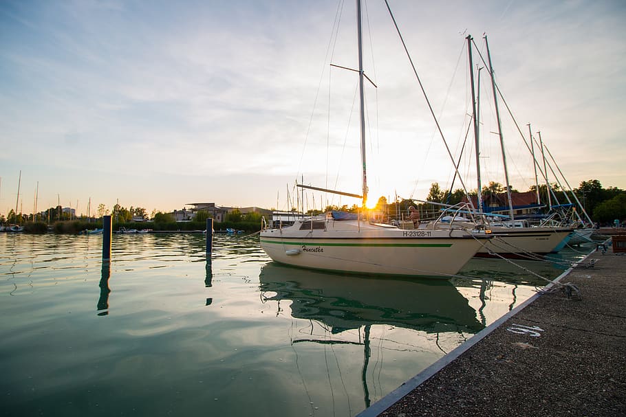 still, items, things, yachts, boats, dock, pier, concrete, water HD wallpaper