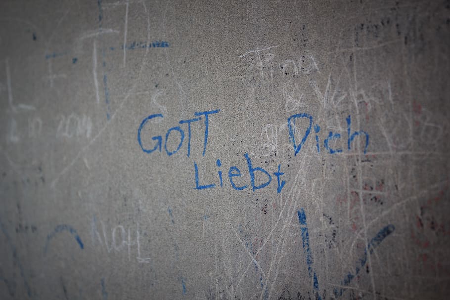 text, detail, writing, german, deutsch, blue, gott, god, concrete HD wallpaper
