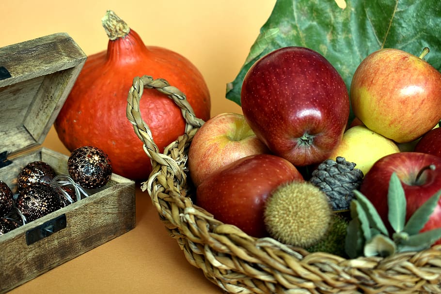 apples, fruit, fruit basket, autumn, fall, food, healthy, ripe HD wallpaper