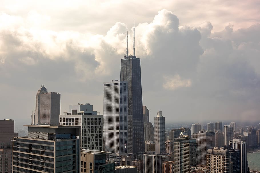 high rise building under cumulus clouds, urban, city, chicago HD wallpaper