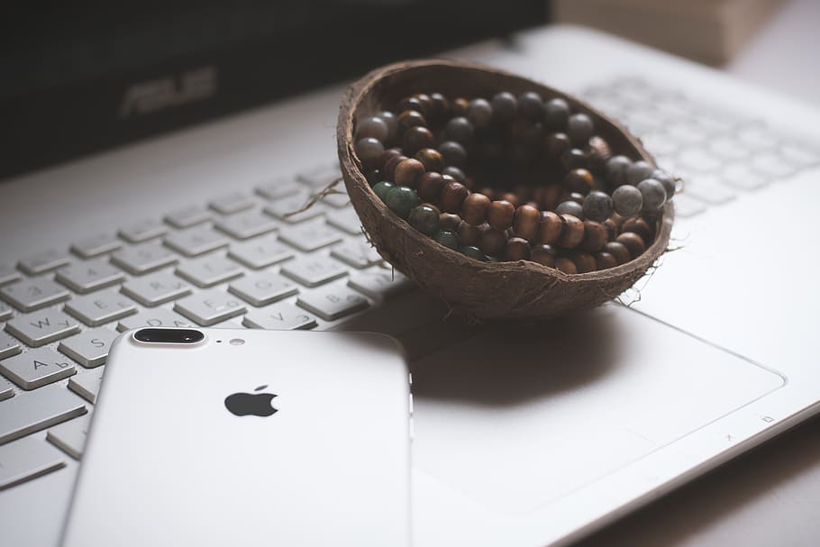 iphone, esentials, minimalistic, laptop, work, technology, computer HD wallpaper