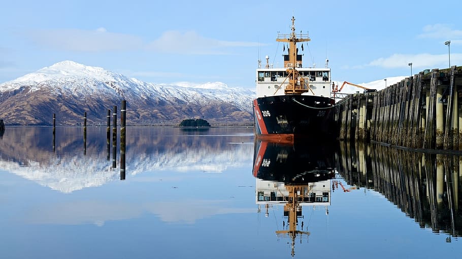 Ship on Body of Water, calm, daylight, docking area, harbor, ice HD wallpaper