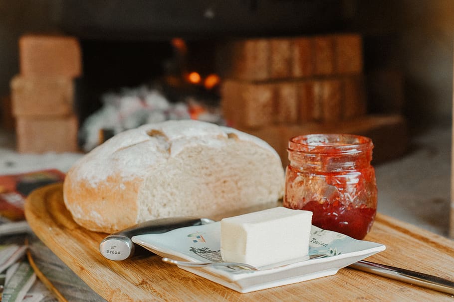 baked bread with strawberry jam, food, bun, butter, brie, shelf, HD wallpaper