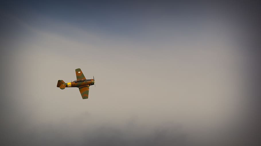 plane, old, war plane, sky, blue, flying, rotor, historic, air vehicle HD wallpaper