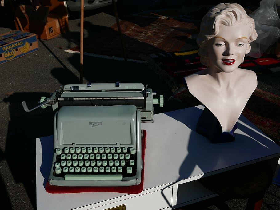switzerland, genève, plainpalais flea market, typewriter, marylin