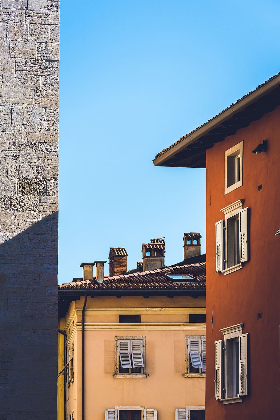 red concrete building, home decor, roof, italy, trient, window HD wallpaper