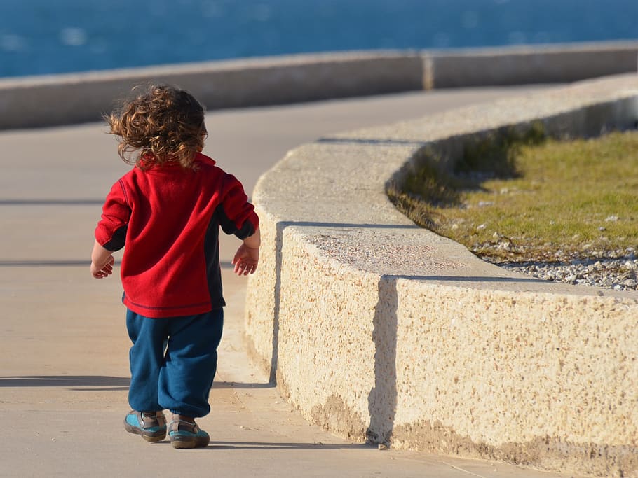 outdoors, kid, red, boy, walk, little, childhood, park, walking HD wallpaper