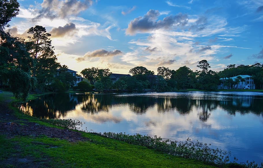 Lake during Sunrise, clouds, daylight, golden hour, grass, houses HD wallpaper