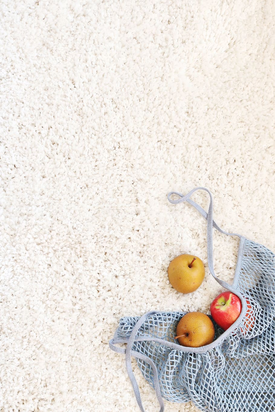 Three Apples on White Rug, blue, carpet, close-up, colors, delicious HD wallpaper